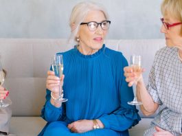 Jewelry trends - Elderly women