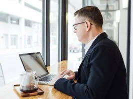 How Smart Companies Use Email Finders to Reach the Right People and Drive Growth